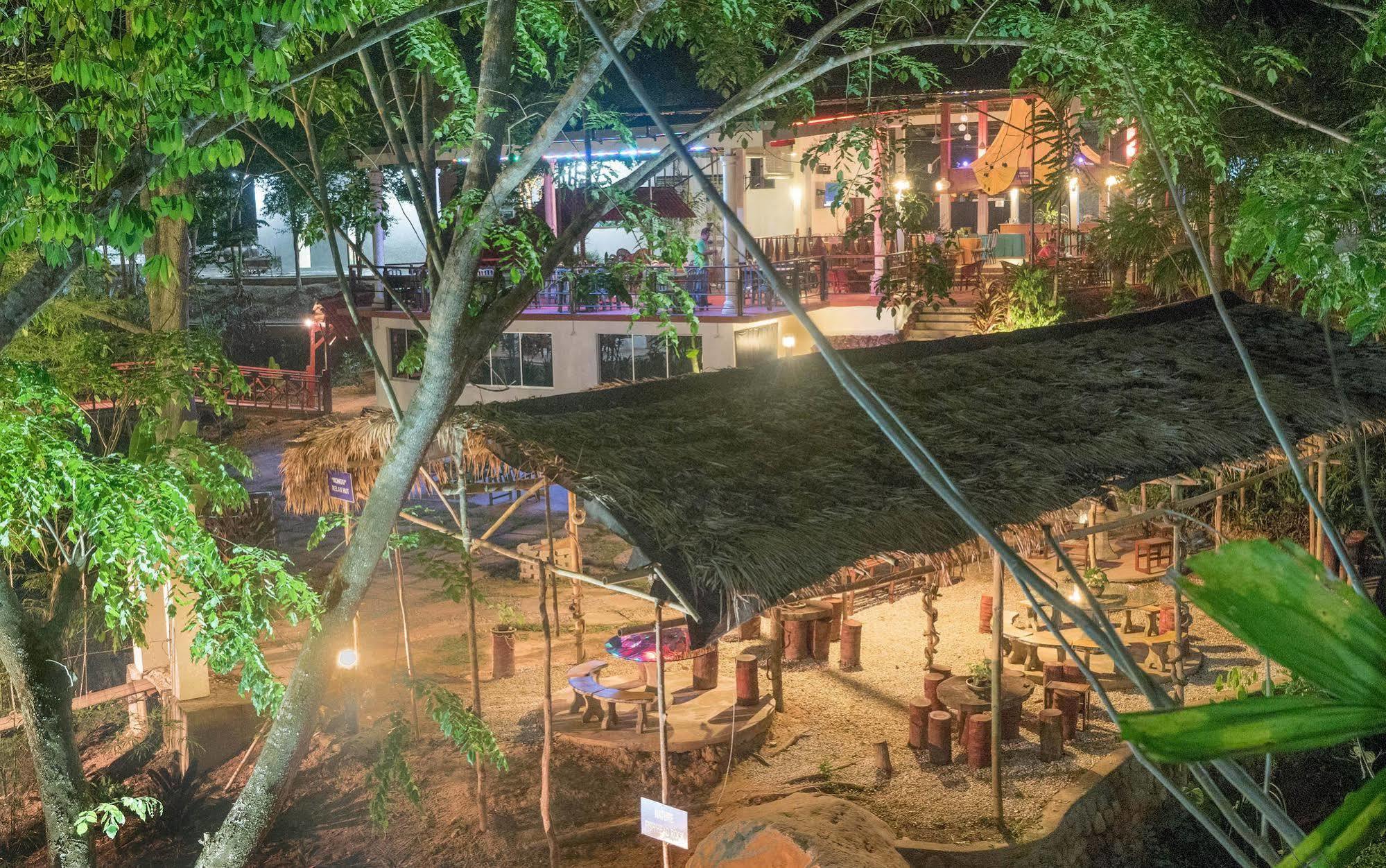 Han Rainforest Resort Kuala Tahan Bagian luar foto